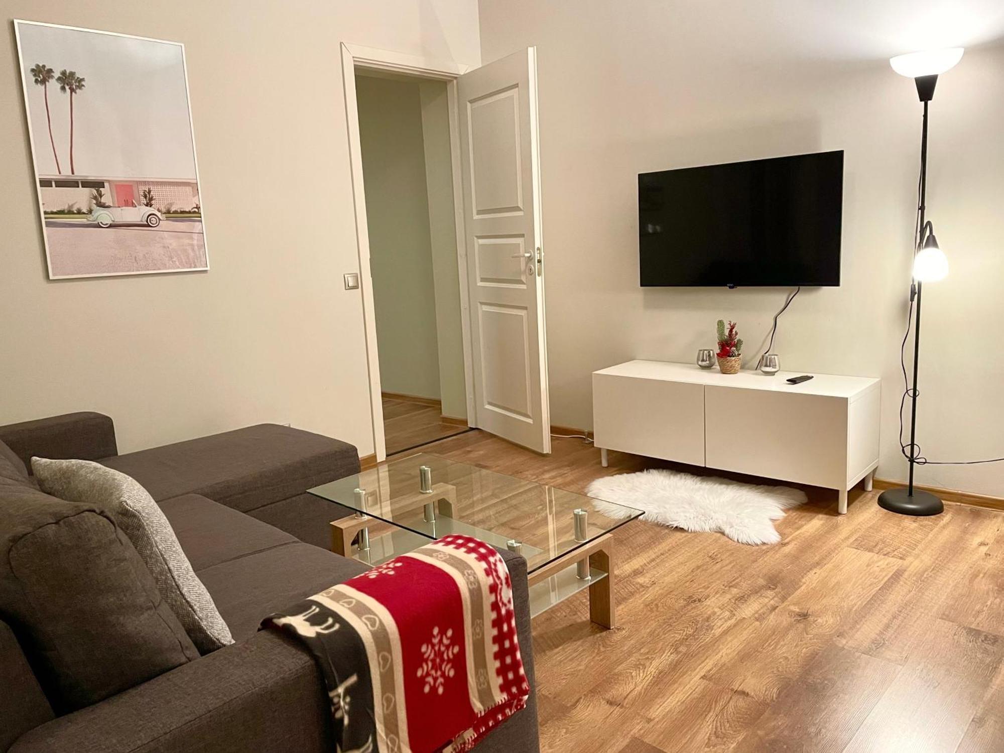 Spacious Holiday Apartment With Wifi And Parking Parnu Exterior photo